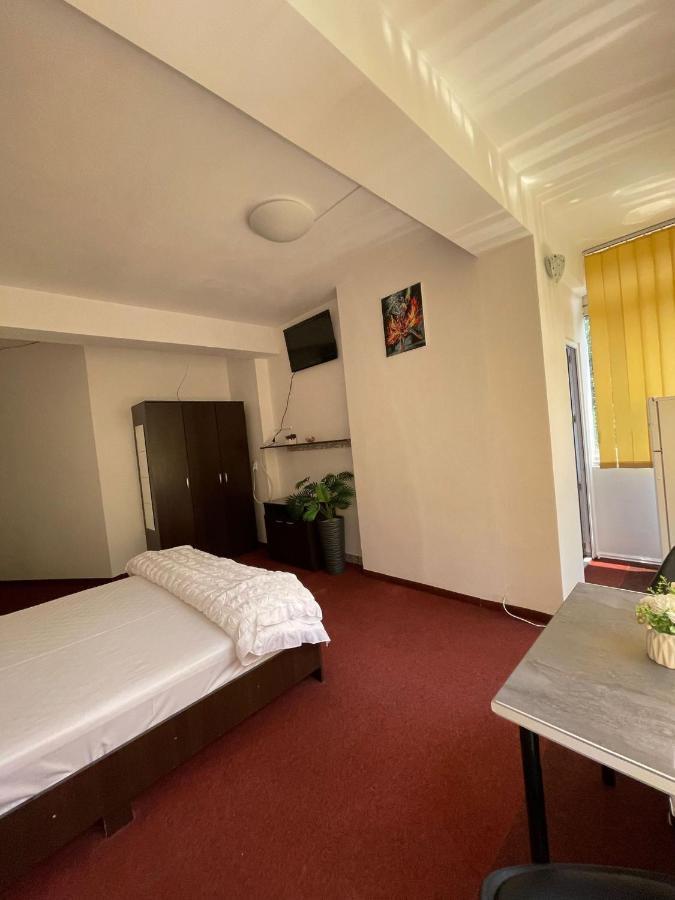 Apartment Militari Gorjului Garden *